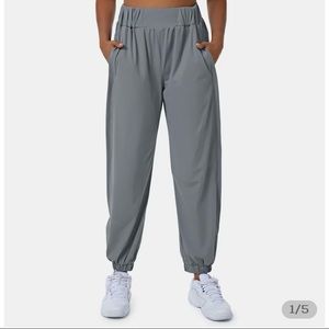 Halara High Waisted Elastic Waistband Plain Loose Pleated Joggers size L